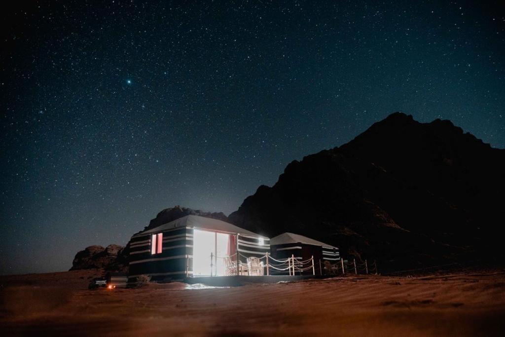 瓦迪拉姆 瓦迪鲁姆天空之旅营地旅馆酒店 外观 照片